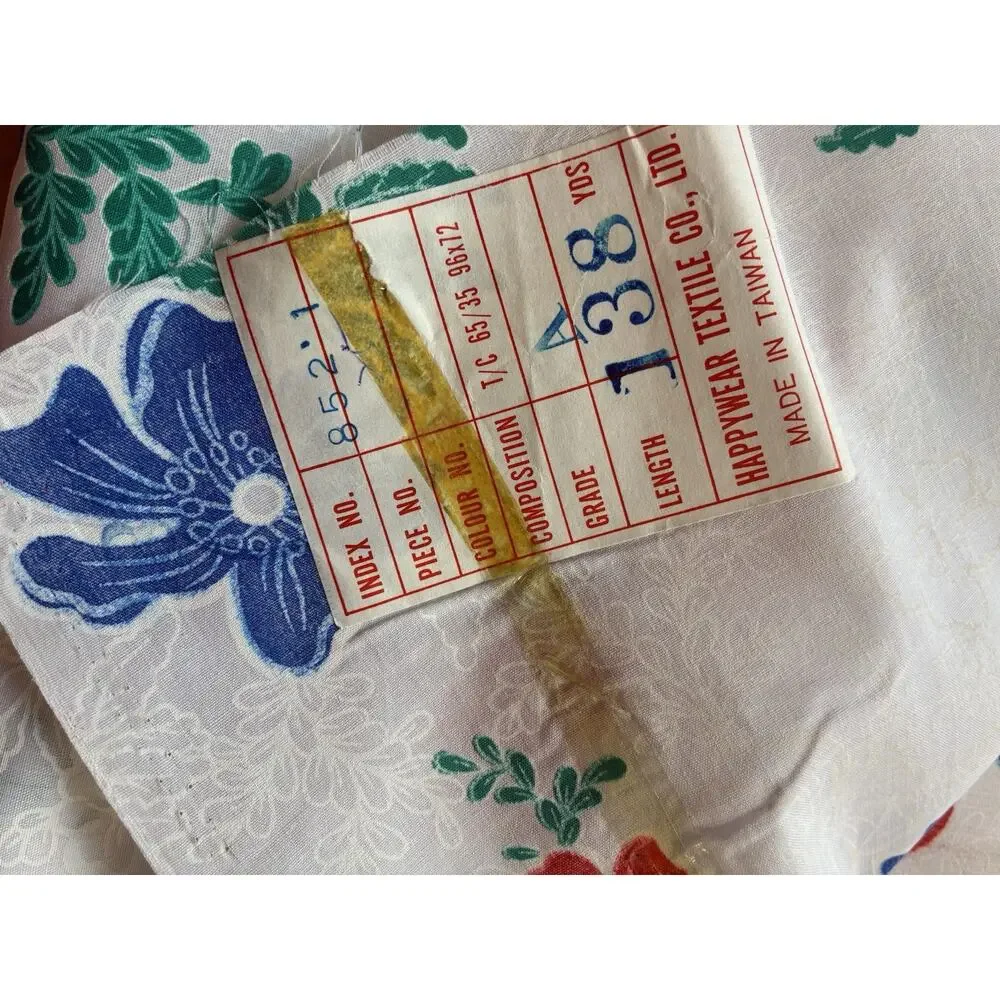 VTG 70s Flower Power Fabric 1.8y Bold White Blue Red Petals Bloom Retro Summer